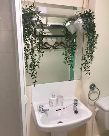 City Centre Studio Near The Water Sleeps 3 *