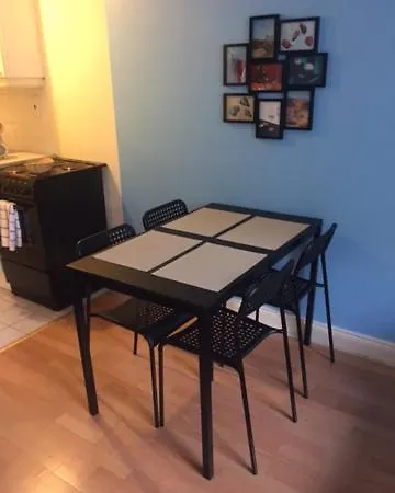 City Centre Studio Near The Water Sleeps 3
